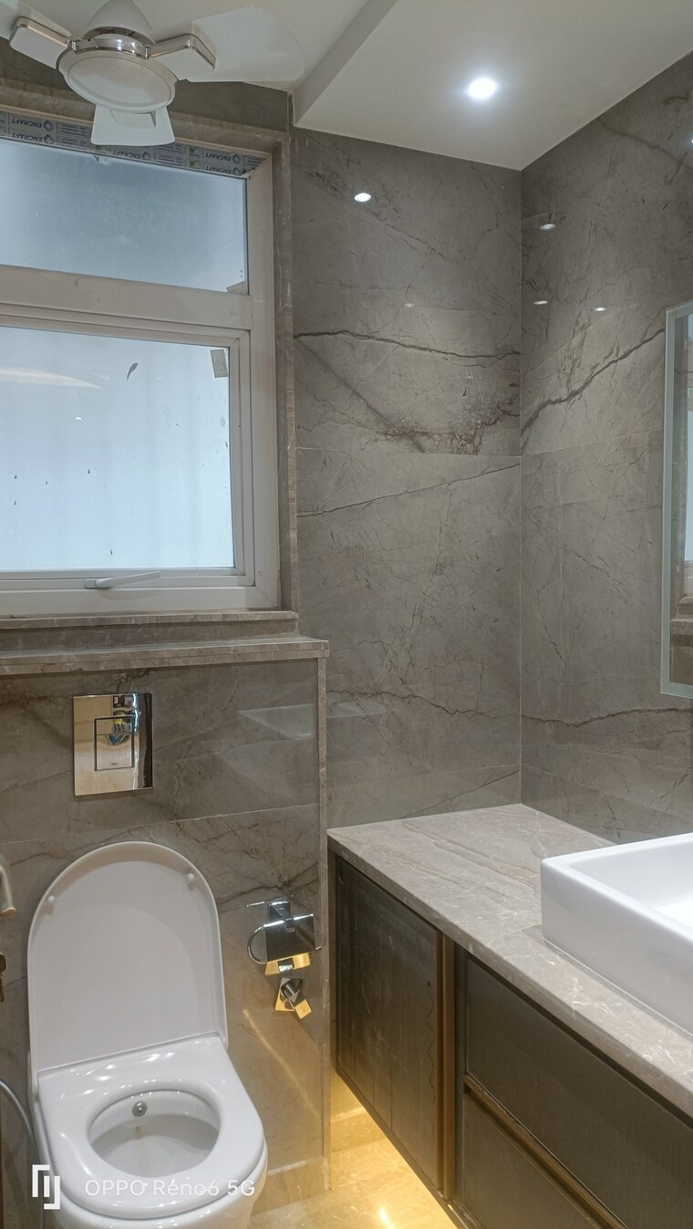 Bathroom, safdarjung development area 3 Bedroom 200 Sq.Yd. Builder Floor In Safdarjung Development Area Delhi 9428779