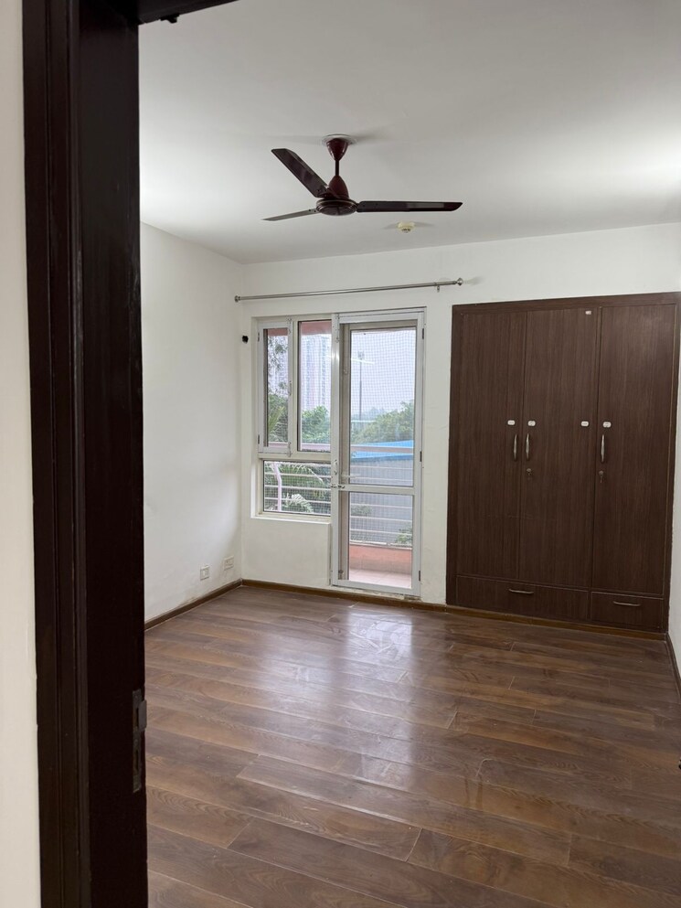 Room, 3c-lotus-boulevard-espacia 4 Bedroom 2560 Sq.Ft. Apartment In Sector 100 Noida 9428786