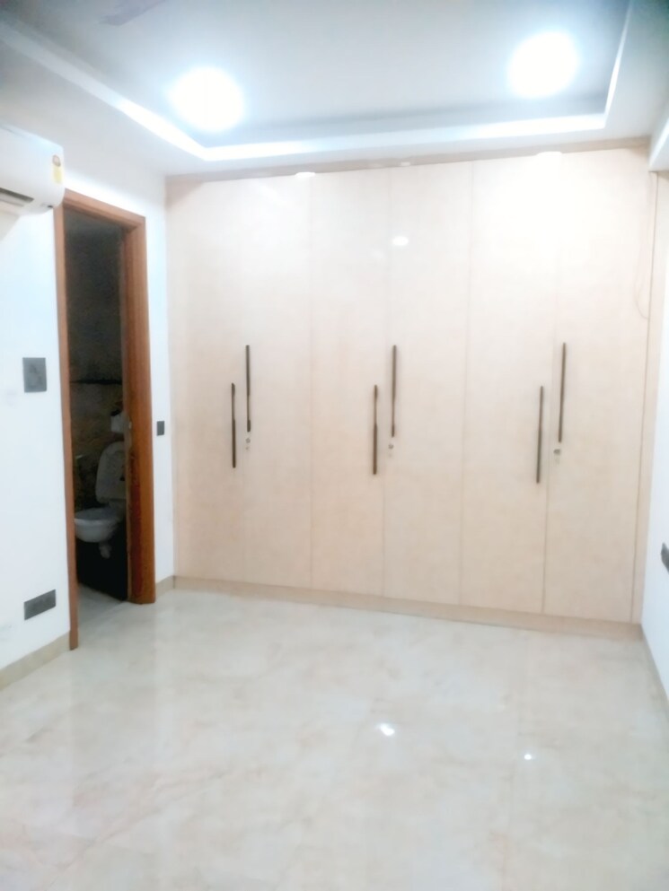 Room, east patel nagar 3 Bedroom 1670 Sq.Ft. Builder Floor In East Patel Nagar Delhi 9428892