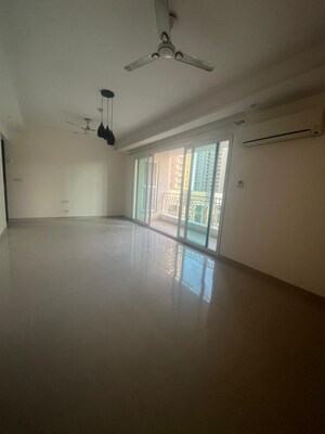 Room in 4 BHK Apartment at Mahagun Moderne, Sector 78 – for Sale