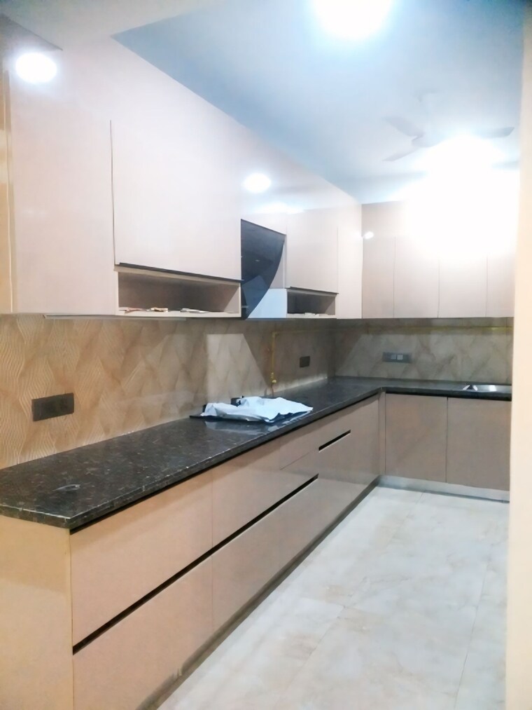 Kitchen, east patel nagar 3 Bedroom 1670 Sq.Ft. Builder Floor In East Patel Nagar Delhi 9428892