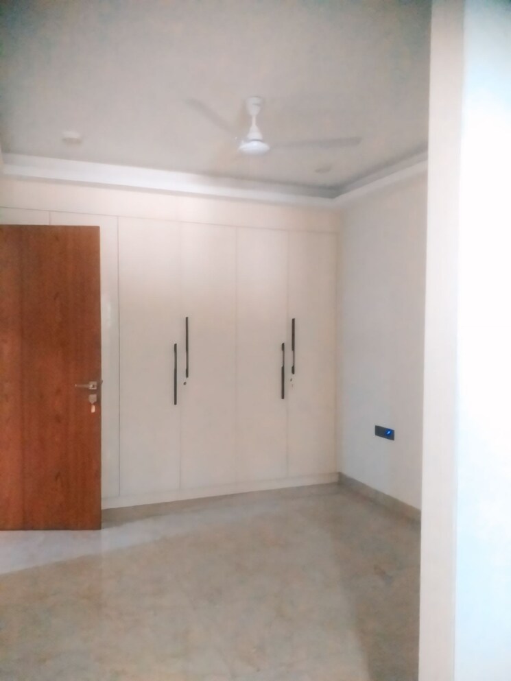 Room, east patel nagar 3 Bedroom 1670 Sq.Ft. Builder Floor In East Patel Nagar Delhi 9428892