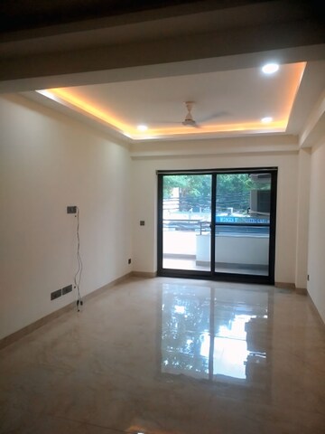 Living Room in 3 BHK Builder Floor at East Patel Nagar – for Rent