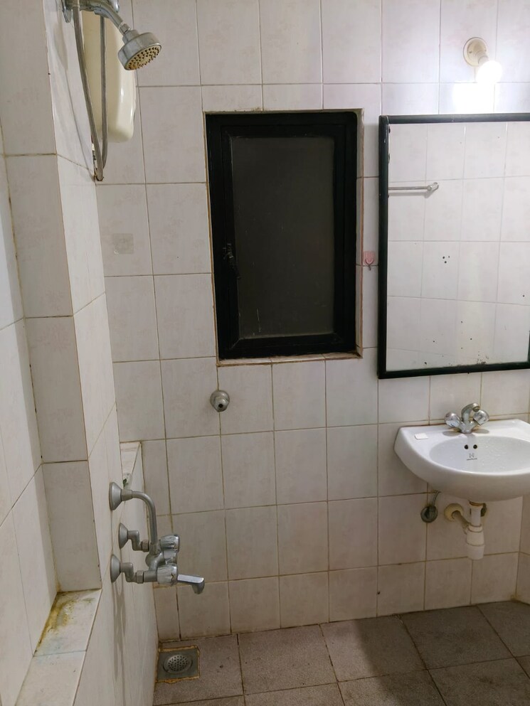 Bathroom, hiranandani-iris 1 Bedroom 430 Sq.Ft. Apartment In Manpada Thane 9428835