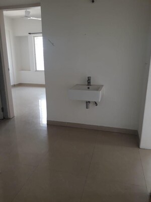 Room in 3 BHK Apartment at Kakkad Madhuban, Balewadi – for Rent