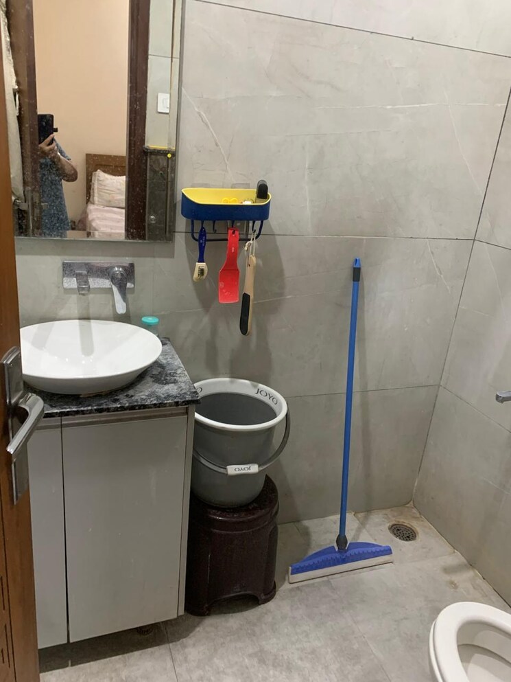 Attached Bathroom, international airport road 2 Bedroom 900 Sq.Ft. Apartment In International Airport Road Zirakpur 9428874