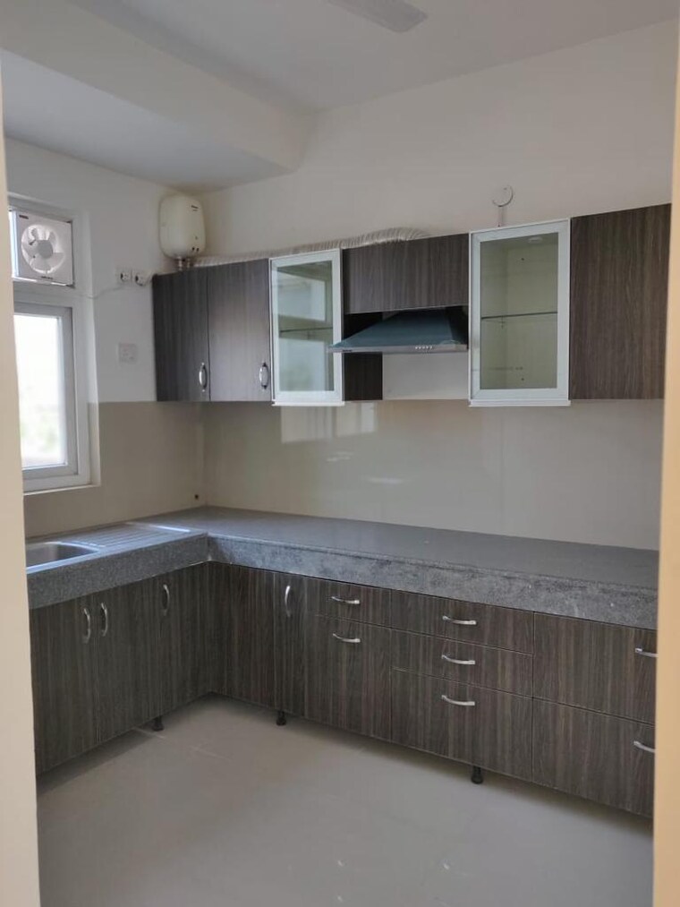 Kitchen, emaar-emerald-floors 3 Bedroom 1380 Sq.Ft. Builder Floor In Sector 65 Gurgaon 9428916