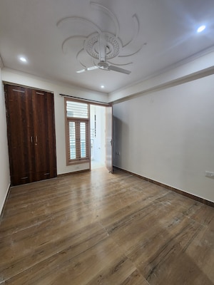 Room in 2 BHK Builder Floor at Chattarpur – for Rent