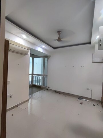 Room in 3 BHK Apartment at Ireo Skyon, Sector 60 – for Rent