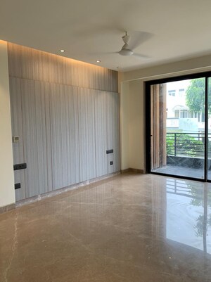 Room in 3 BHK Apartment at Ireo Skyon, Sector 60 – for Rent