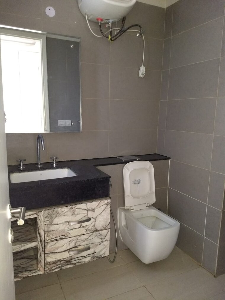 Bathroom, emaar-mgf-emerald-hills 3 Bedroom 1380 Sq.Ft. Builder Floor In Sector 65 Gurgaon 9428951