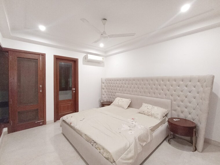 Bedroom, greater kailash i 3 Bedroom 265 Sq.Yd. Builder Floor In Greater Kailash I Delhi 9428968