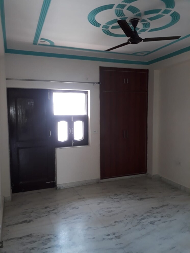 Room, sector 42 3 Bedroom 161 Sq.Yd. Builder Floor In Sector 42 Gurgaon 9428979