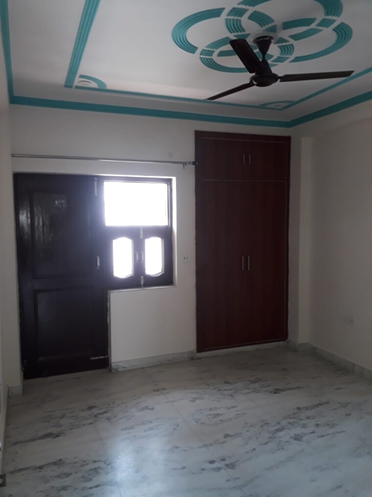 Room, sector 42 3 Bedroom 161 Sq.Yd. Builder Floor In Sector 42 Gurgaon 9428979