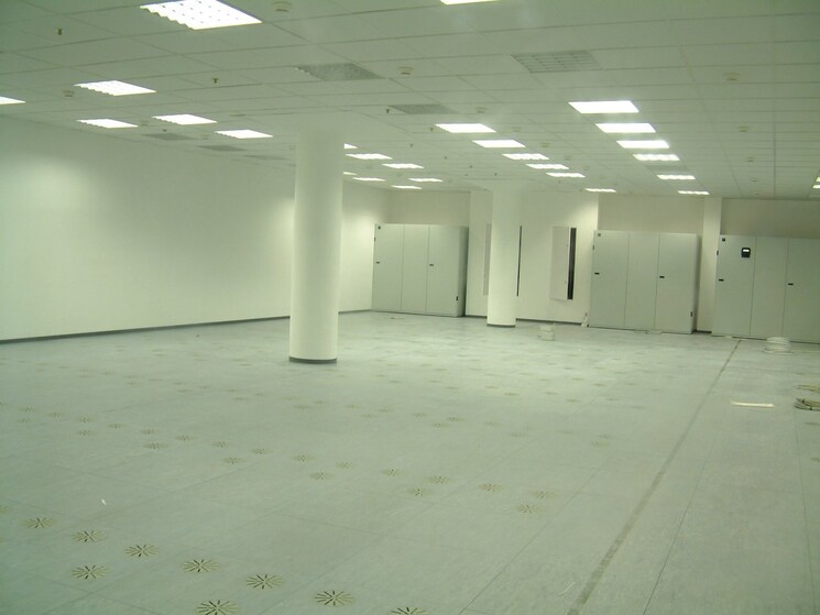 Room, sector 67 Commercial Office Space 18000 Sq.Ft. In Sector 67 Noida 9428960