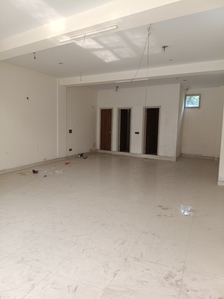 Room, new friends colony 4 Bedroom 502 Sq.Yd. Builder Floor In New Friends Colony Delhi 9429034