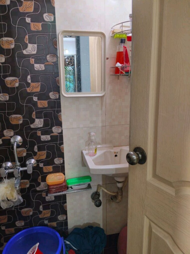 Bathroom, jairajratna-chs-ltd 2 Bedroom 575 Sq.Ft. Apartment In Goregaon West Mumbai 9429005