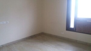 Room in 2 BHK Builder Floor at Sector 42 – for Rent