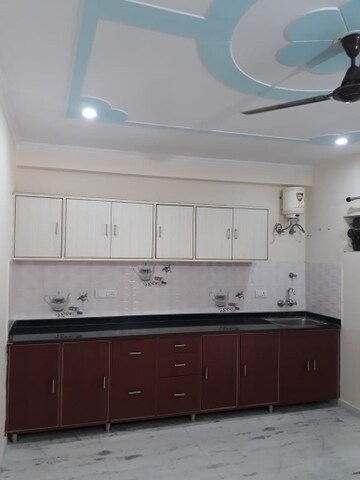 Kitchen in 2 BHK Builder Floor at Sector 42 – for Rent