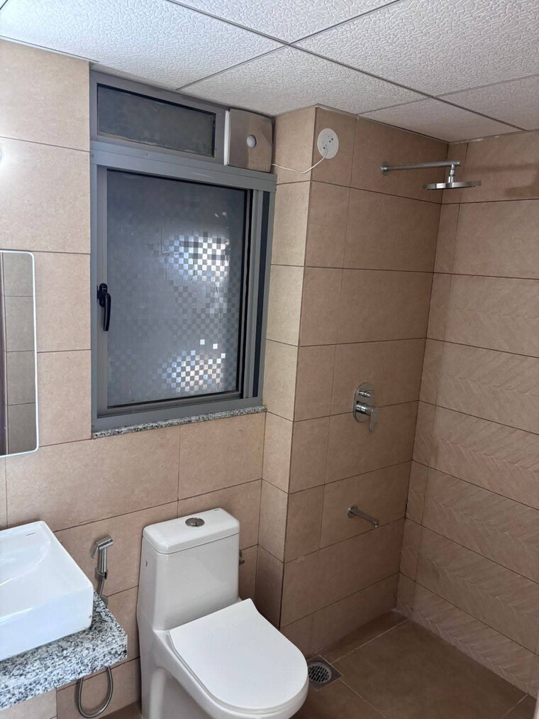 Bathroom, kalpataru-immensa 3.5 Bedroom 1700 Sq.Ft. Apartment In Kolshet Road Thane 9429041