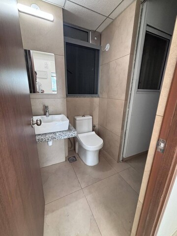 Bathroom in 3.5 BHK Apartment at Kalpataru Immensa, Kolshet Road – for Rent