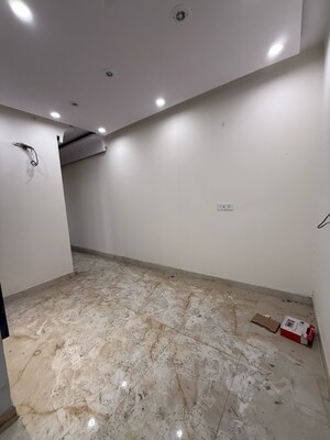 Room in 2 BHK Builder Floor at Mahaveer Nagar – for Sale