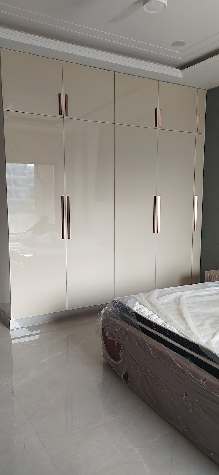 Room, sector 85 4 Bedroom 350 Sq.Yd. Builder Floor In Sector 85 Faridabad 9429071