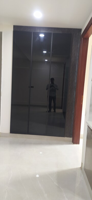 Furnished Amenities in 4 BHK Builder Floor at Sector 85 – for Sale