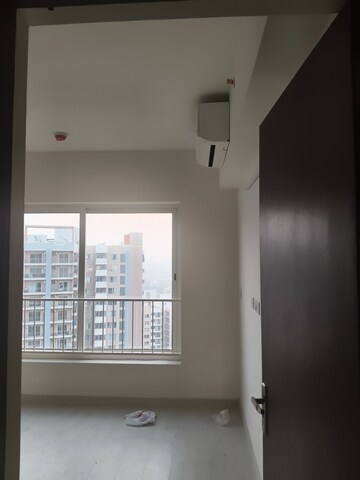 Room in 3 BHK Apartment at Shapoorji Pallonji Joyville Gurgaon, Sector 102 – for Rent