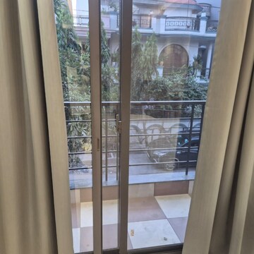 Balcony in 1 RK Builder Floor at Sector 21 – for Rent