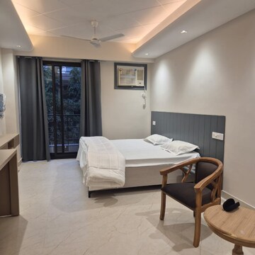 Living Room in 1 RK Builder Floor at Sector 21 – for Rent