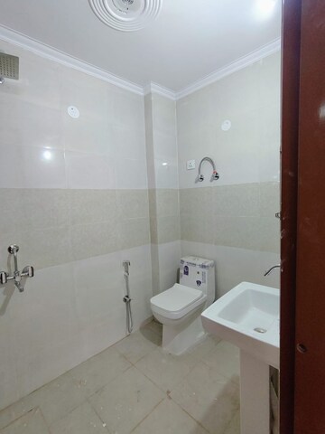 Bathroom in 1.5 BHK Builder Floor at Saket – for Rent