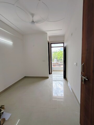 Room in 1.5 BHK Builder Floor at Saket – for Rent