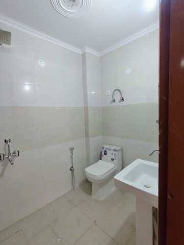 Bathroom in 1.5 BHK Builder Floor at Saket – for Rent