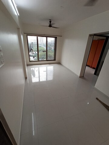 2 BHK Apartment For Rent in Chandak Stella, Goregaon West