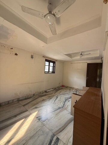 Room in 2 BHK Builder Floor at Greater Kailash ii – for Rent