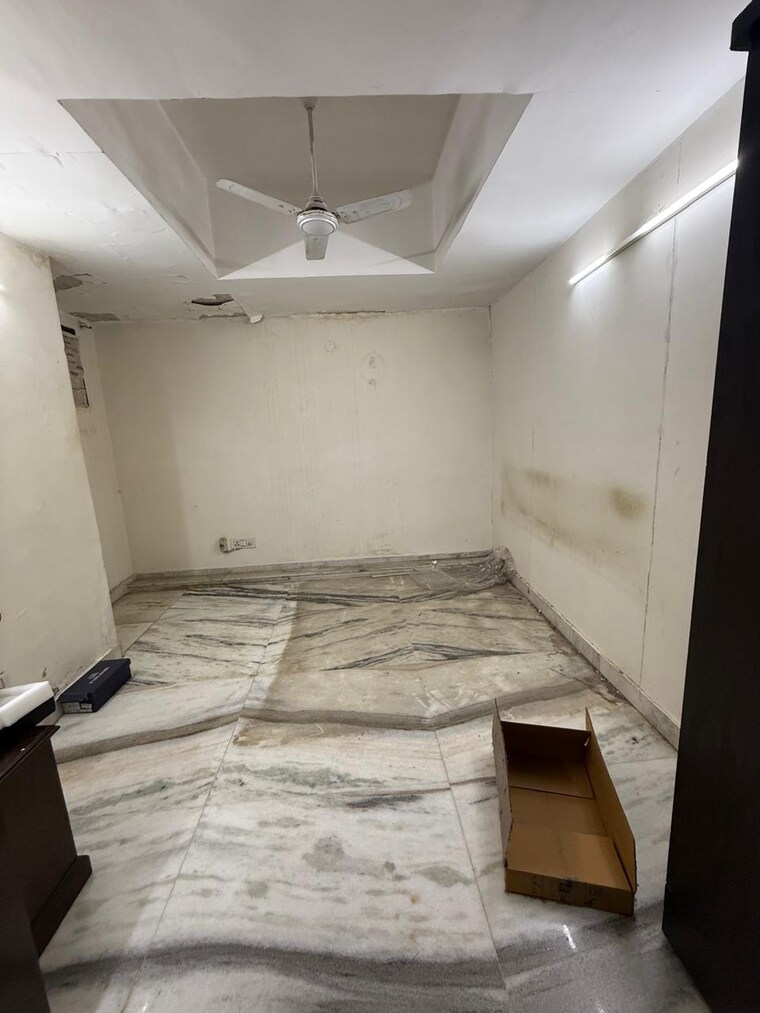 Bathroom, greater kailash ii 2 Bedroom 1200 Sq.Ft. Builder Floor In Greater Kailash ii Delhi 9429101