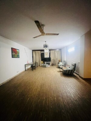 Bedroom in 3 BHK Builder Floor at Panchsheel Park – for Rent