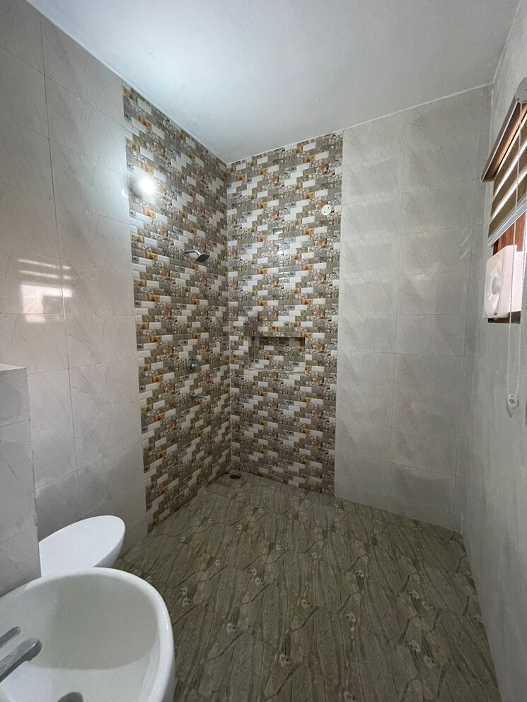 Bathroom, jamuna-enclave 3 Bedroom 1850 Sq.Ft. Apartment In Ambala Highway Zirakpur 9429122