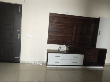 2 BHK Apartment For Rent in Landcraft Golf Links, Pandav Nagar