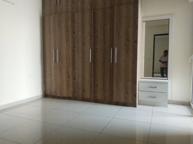 Room, landcraft-golf-links 2 Bedroom 1135 Sq.Ft. Apartment In Pandav Nagar Ghaziabad 9429160