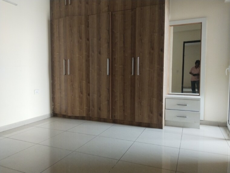 Room, landcraft-golf-links 2 Bedroom 1135 Sq.Ft. Apartment In Pandav Nagar Ghaziabad 9429160