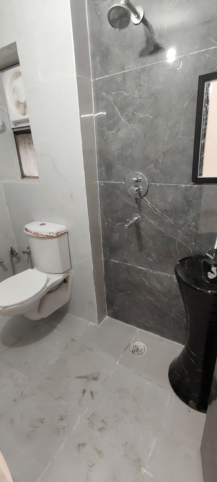 Bathroom, golf links 1 Bedroom 480 Sq.Ft. Apartment In Golf Links Delhi 9429141