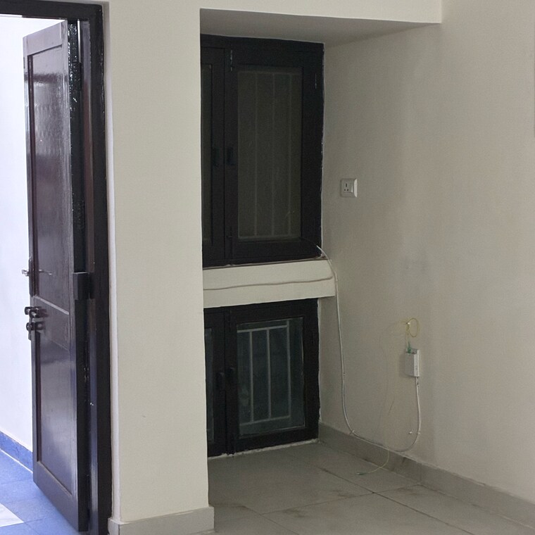 Room, rwa-apartments-sector-37 4 Bedroom 2500 Sq.Ft. Independent House In Arun Vihar Noida 9429995