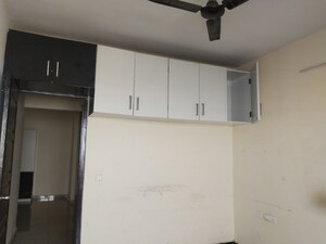 Furnished Amenities in 2 BHK Apartment at Landcraft Golf Links, Pandav Nagar – for Rent