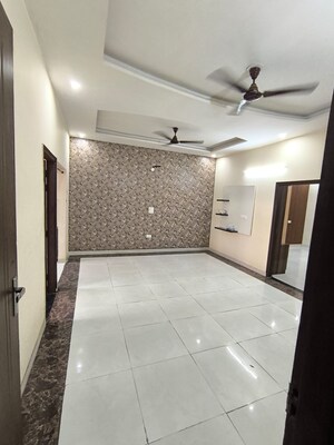 Bathroom in 3 BHK Apartment at Prabhat Enclave Ghazipur, Ghazipur – for Rent