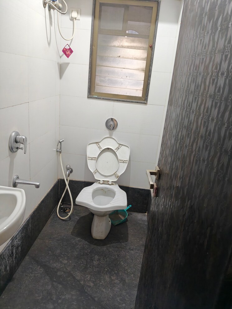 Bathroom, midcity-the-chakravarti-ashok-chsl 2 Bedroom 650 Sq.Ft. Apartment In Andheri East Mumbai 9429166