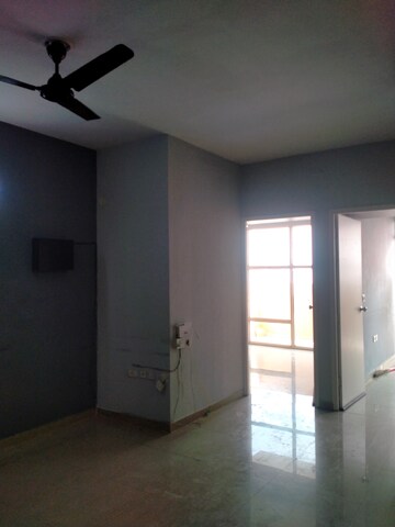 Room in 3 BHK Apartment at Pyramid Altia, Sector 70 – for Rent