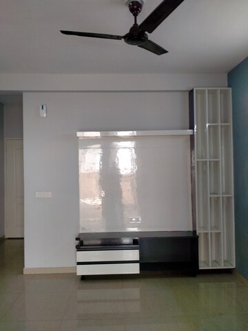 Room in 3 BHK Apartment at Pyramid Altia, Sector 70 – for Rent