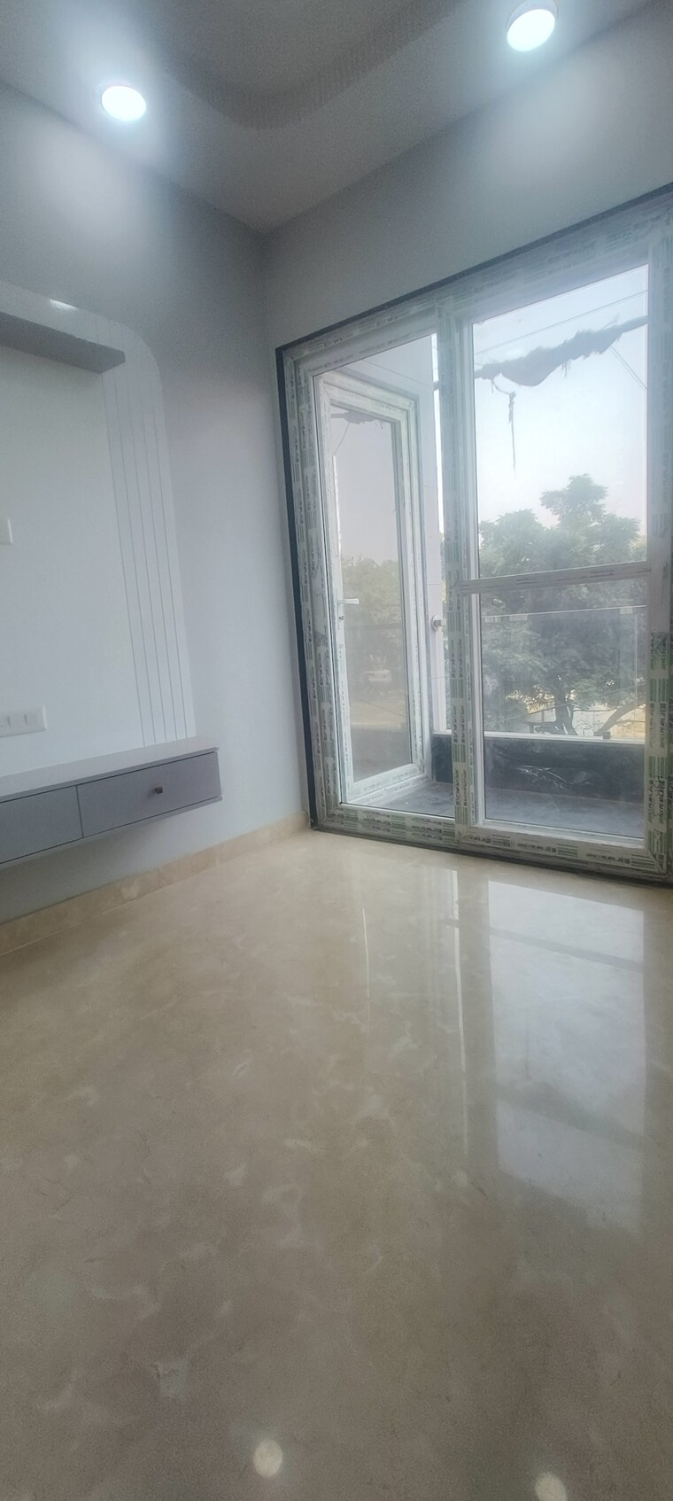 Room, rohini sector 24 3 Bedroom 90 Sq.Mt. Builder Floor In Rohini Sector 24 Delhi 9429174